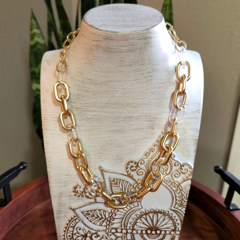 Lucky brand chain